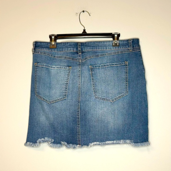 Size 17/33 Jean skirt - Picture 2 of 2